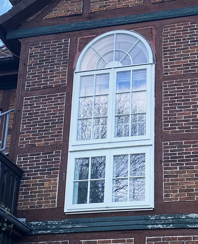 Holzfenster mit Sprossen
